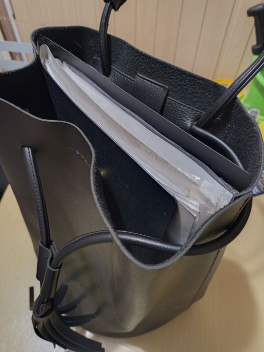 Сумка рюкзак через плечо  из качественного кожзама