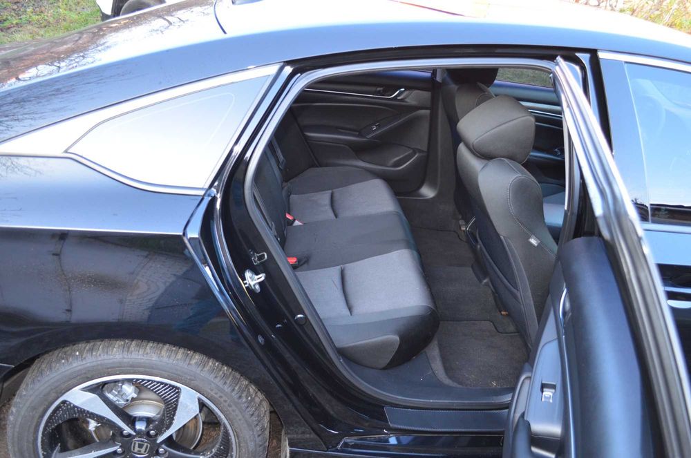 Honda Accord 2019 VIN 1HGCV1F11KA087216 фото оголошення 8 з 17