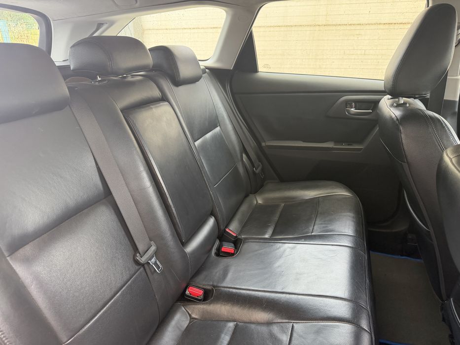 Toyota Auris Touring Sports  1.8 Hibrid  Executive c/ GARANTIA