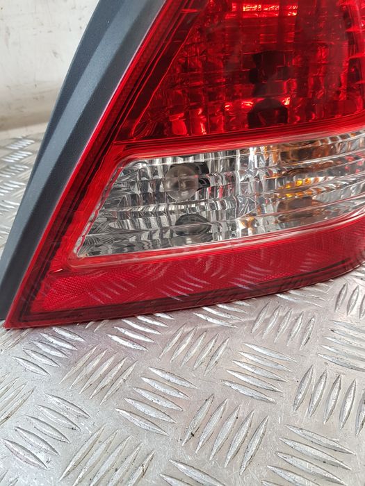 Lampa Prawa Tył 22504002 Nissan Tiida 07R- Sedan Europa