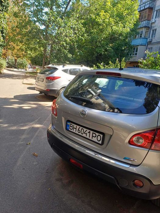 продати автомобіль Nissan Qashqai 2009
