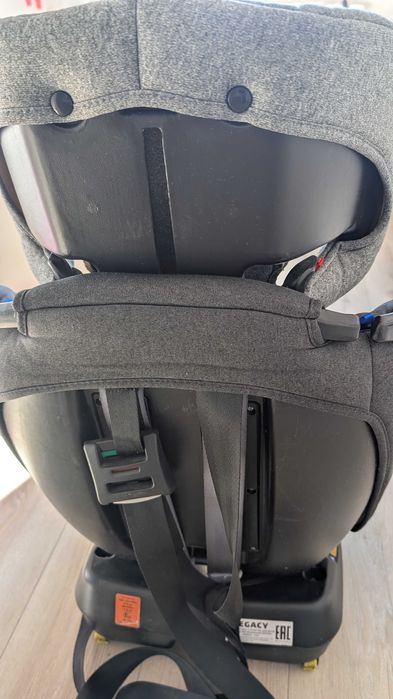 Fotelik dziecięcy bez pasów bezpieczeństwa