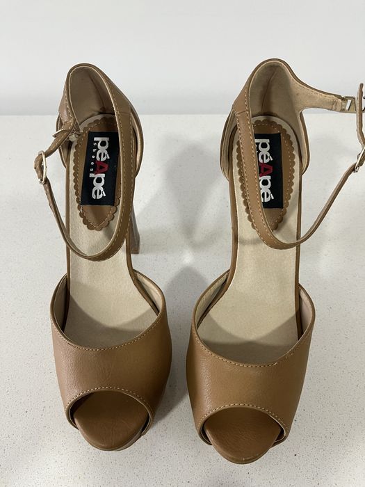 Sandálias compensadas salto alto, Novas, N.38