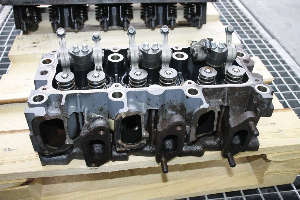 Głowica silnika Deutz D2011 L03 3 cylindry diesel 36kW 49KM oryginał
