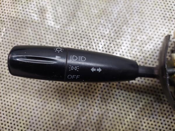 Conjunto / manetes de luzes e limpa vidros KIA Rio Carrinha (DC)