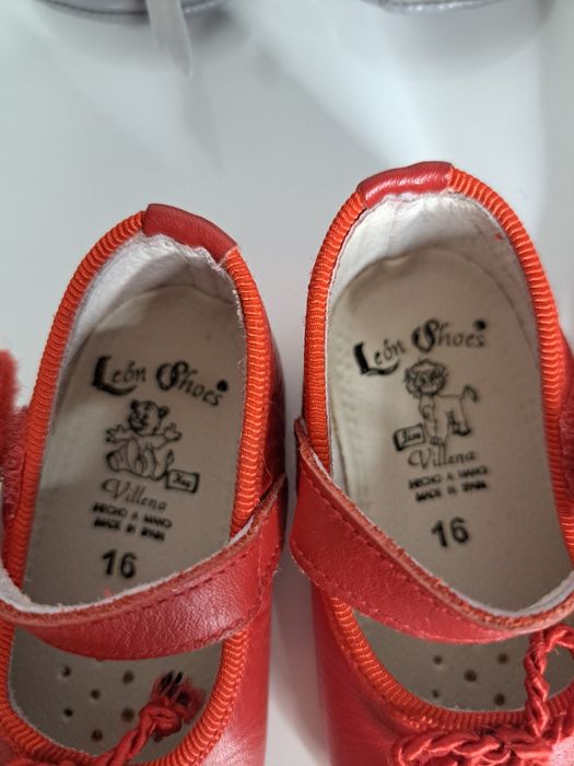 4 pares de Sapatos e botas para bebé,  em pele macia