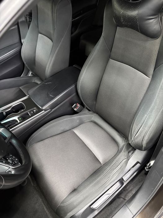 Honda Accord 2018 VIN 1HGCV1F1XJA102679 фото оголошення 7 з 9
