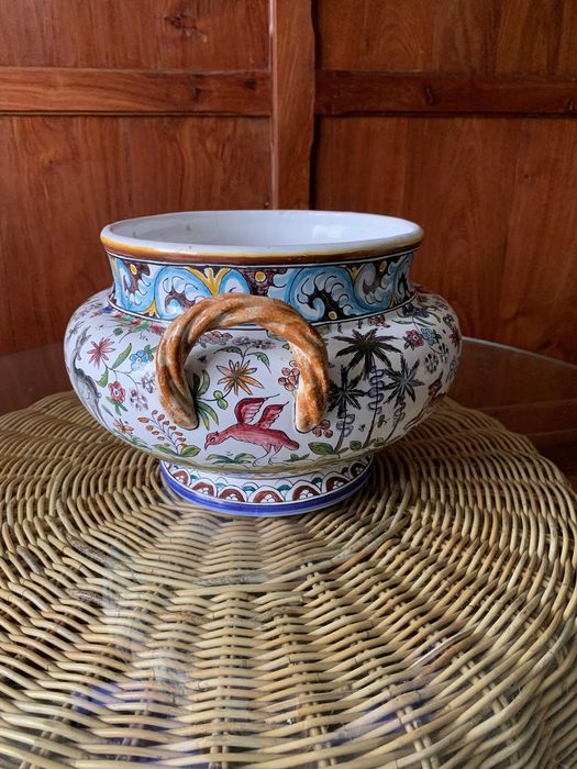 Cerâmica pintada à mão