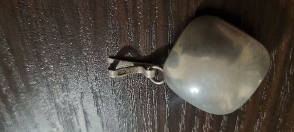 Srebrna stara zawieszks z cyrkonią