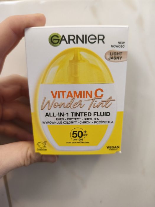 Garnier Vitamin C fluid SPF 50