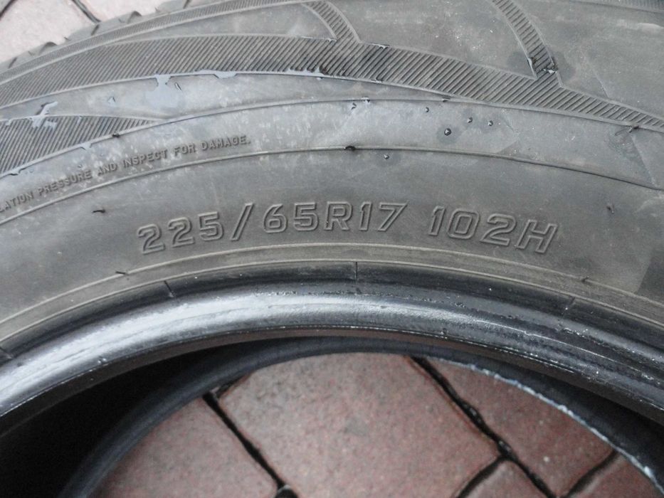 225/65R17 Falken Komplet 4 sztuki ZIMA