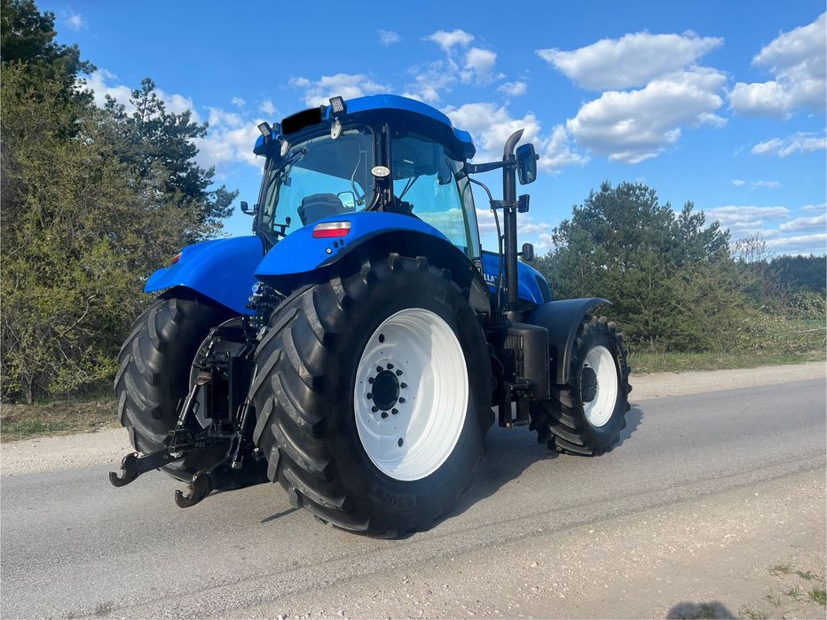 New Holland T7220