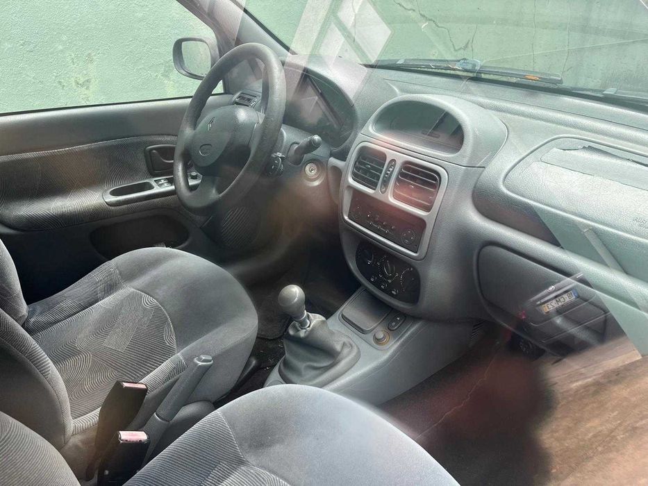 Renault Clio econômico