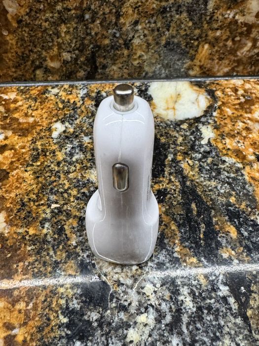 Ładowarka samochodowa USB 12–24V 5V 2.1A