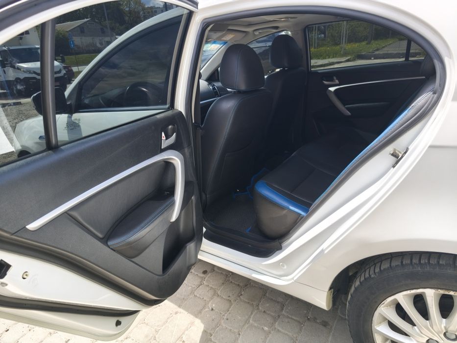 Продам  Geely England ev253