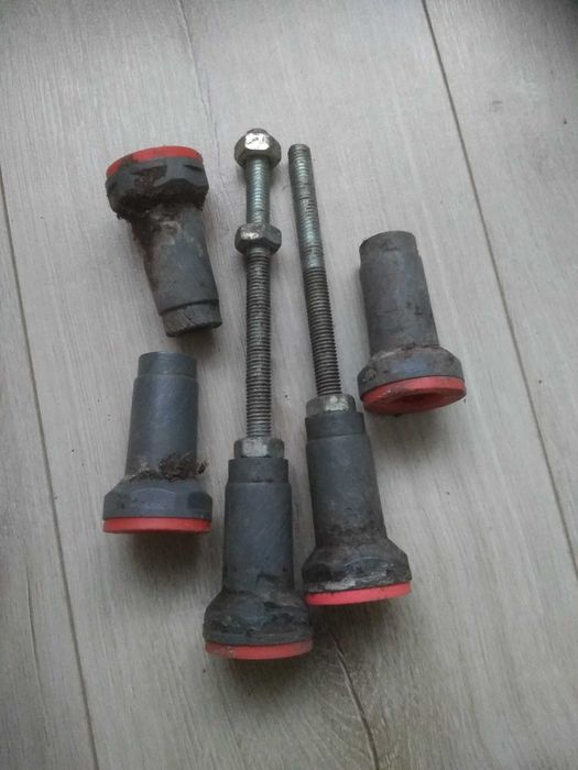 Nóżki pod wannę komplet