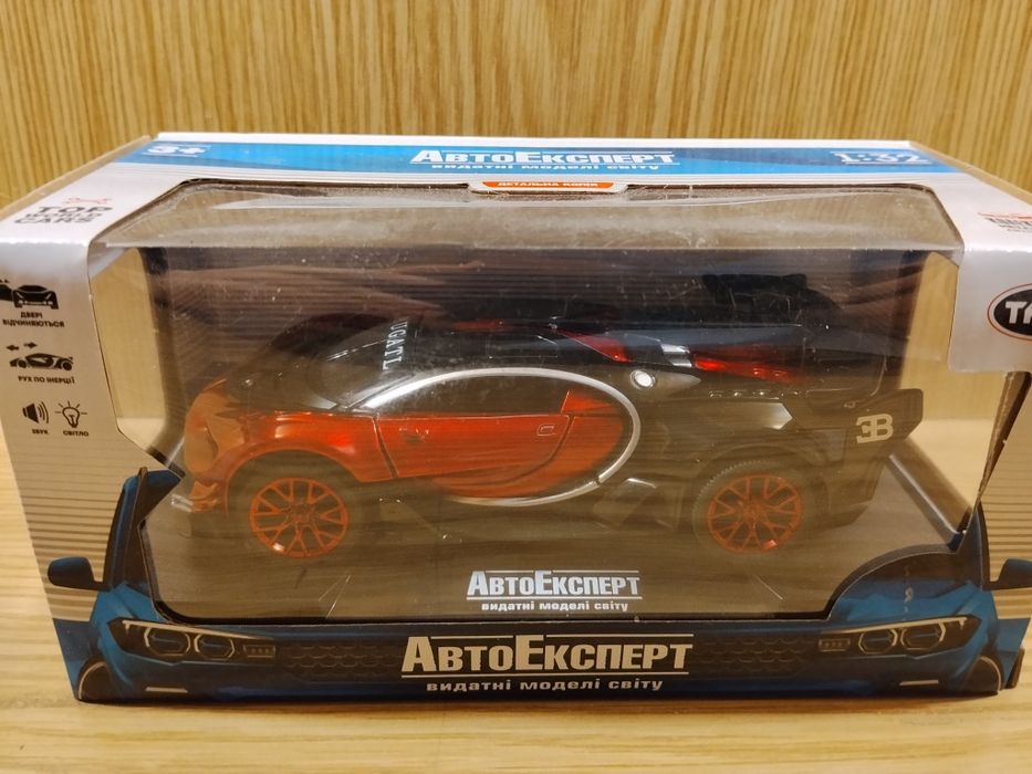 Модель машинка авто Bugatti 1:32 автоэксперт металл,свет,звук, инерция