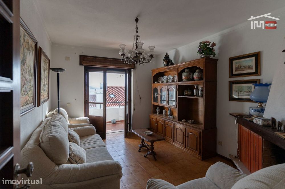 Apartamento T2 Com Elevador E Parqueamento Na Cave Vista Mar Latera... — Nazaré, Leiria