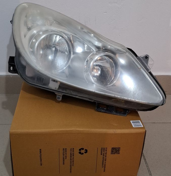 Lampy prawa lewa Valeo Opel Corsa D 2006_2011 Made in Spain