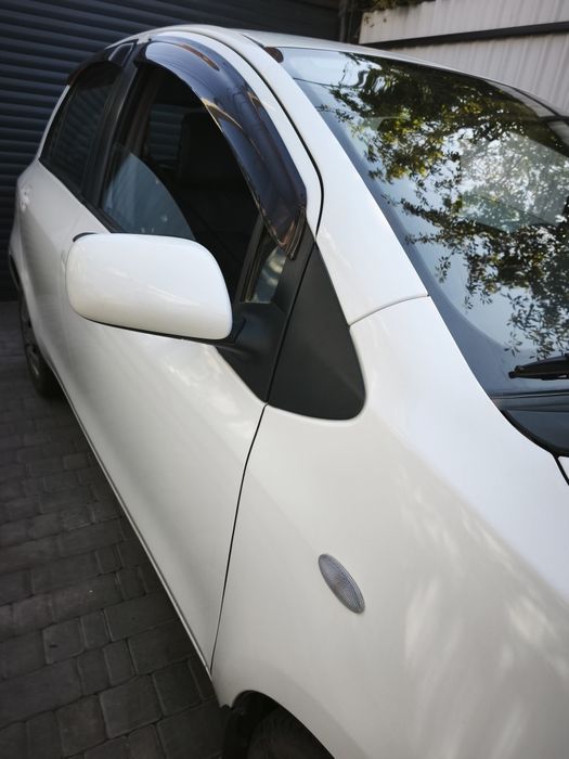 Продаётся личный автомобиль Toyota Yaris 2011 года