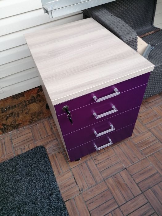 Sprzedam szafkę stan bdb