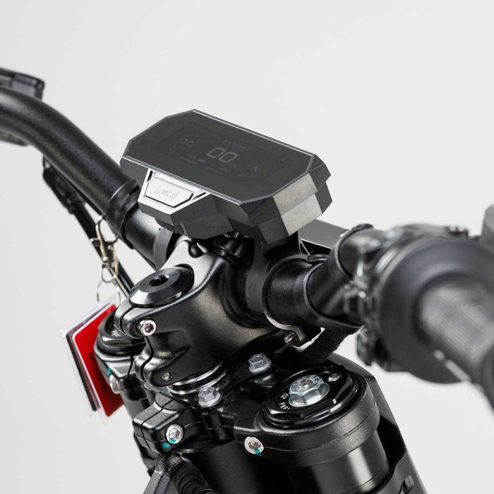 Электрический мотоцикл CLOUDED XE PRO R • Електромотоцикл дорослий