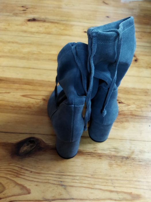 Чобітки жіночі, натуральна замша EXOUISITE BUT