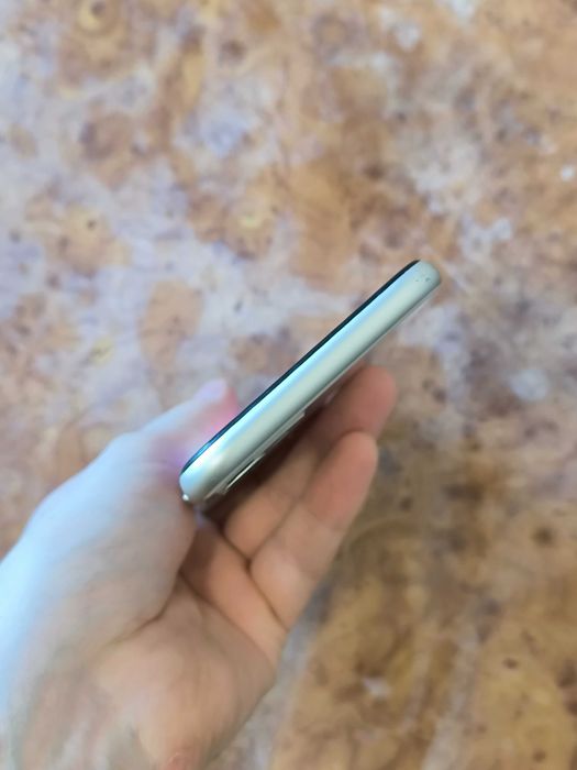 Apple iPhone 11 64 ГБ neverlock