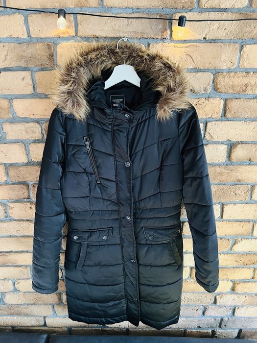 Damska kurtka czarna z kapturem i futerkiem jesień wiosna zima 36 M L