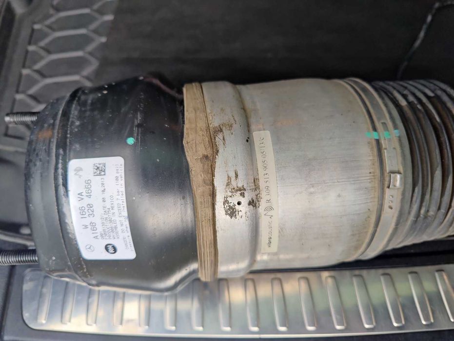 Амортизатор Пневмостойка Mercedes w166 ML X166 GL. А 166 320 4666