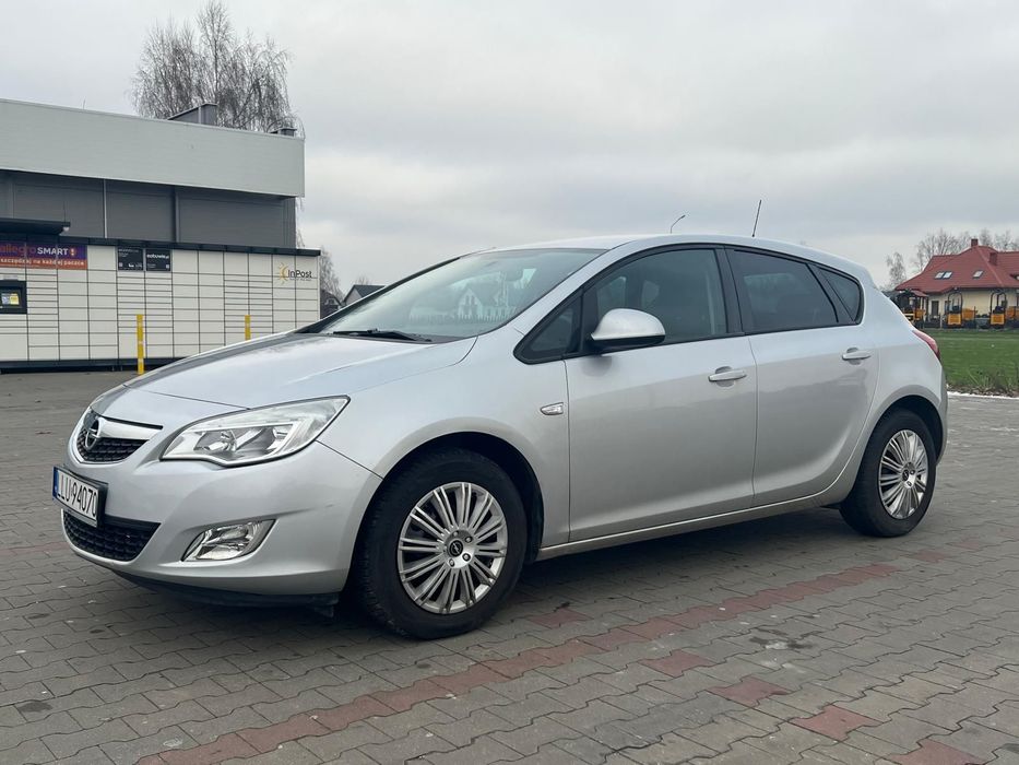 Opel Astra Opel Astra J 2011 Design Edition – 1.4 Turbo 140 KM