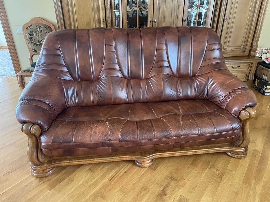 Шкіряні меблі -3 одиниці одно, дво і трьохмістні