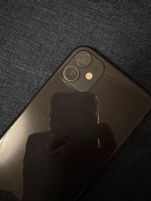 Продам айфон 11 на 128 гб