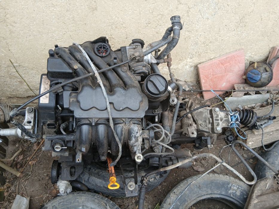 Продам двигун з коробкою шкода октавія тур 2003р 1.6бензин
