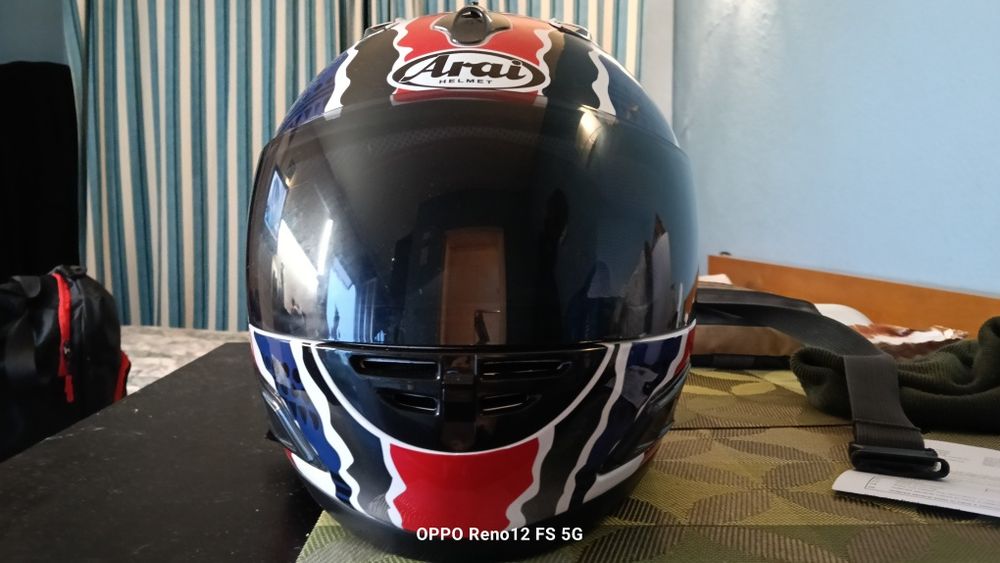 Capacete arai novo.