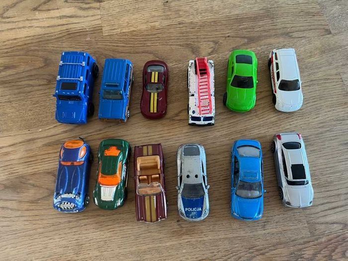 Resoraki samochodziki Hot Wheels