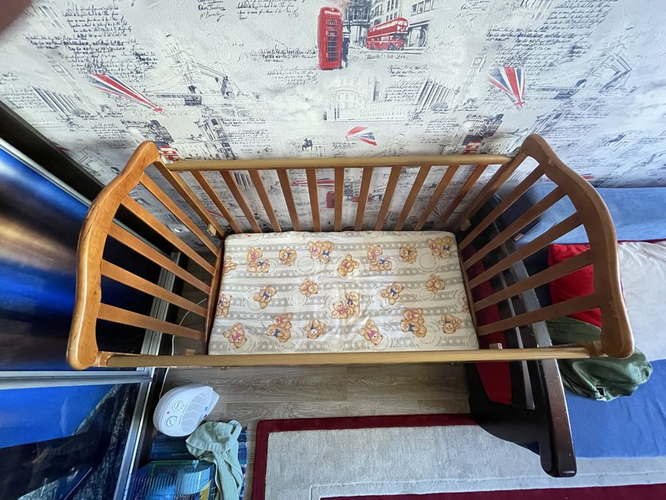 Дитяча кроватка як нова