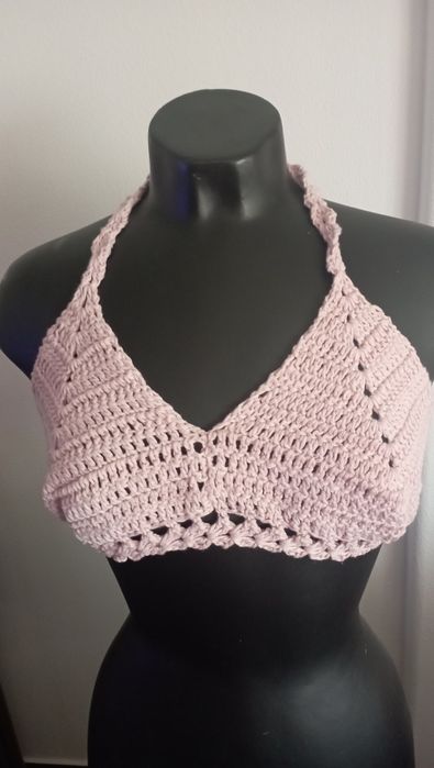 Top , soutien e boinas, feito a mão, em crochet , linha algodão.