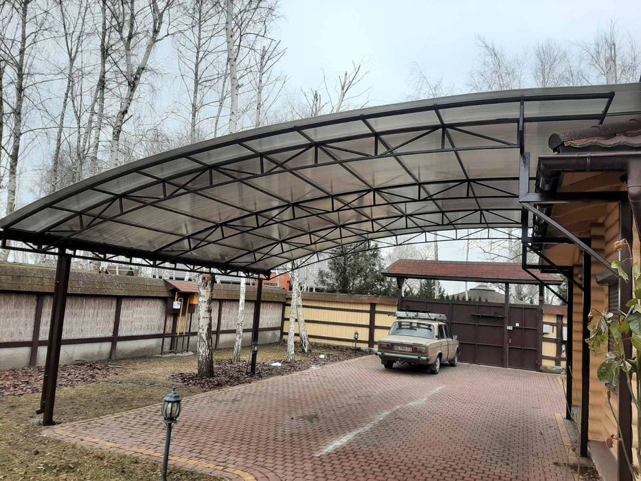 Изготовление навесов,козырьков,Навес под машину,Навес во двор: 1 000 ...