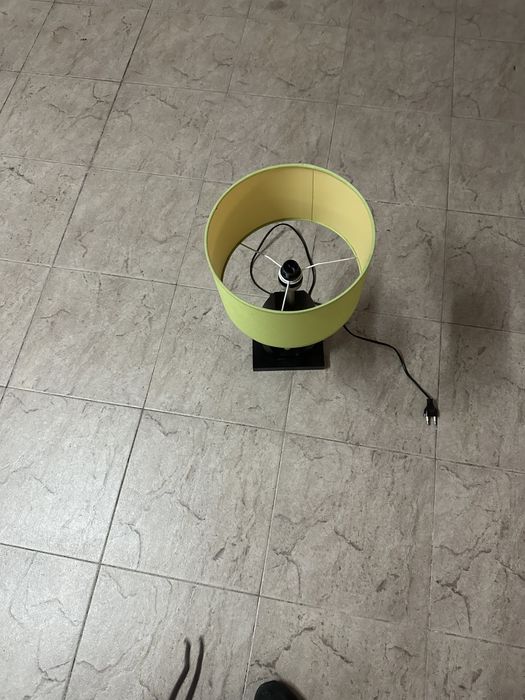 Candeeiro em bom estado