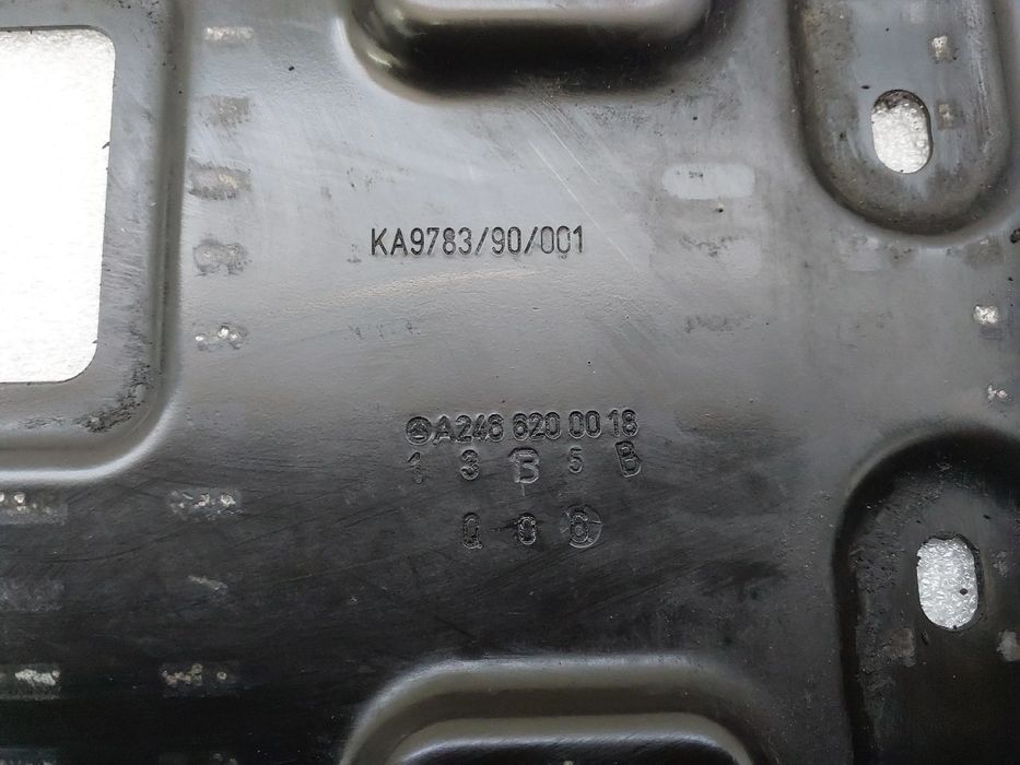 Base / caixa da bateria MERCEDES-BENZ CLA Coupé (C117)
