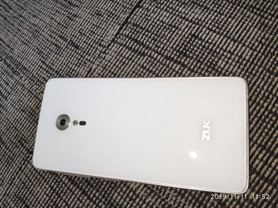Telemovel Lenovo ZUK Z2 PRO SD820 6GB RAM/128GB Memoria