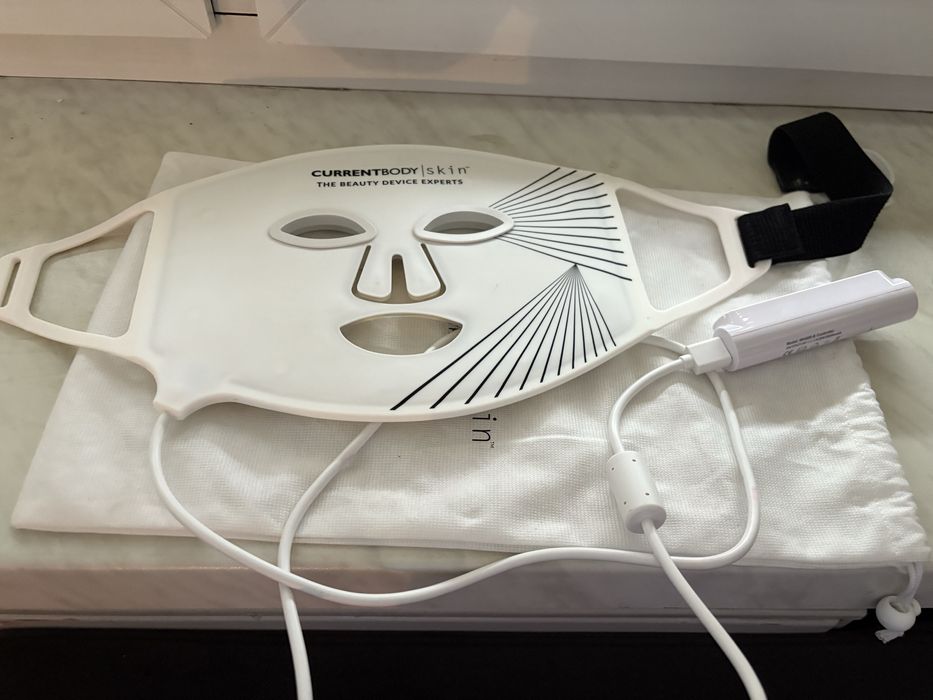 CurrentBody red light LED face mask