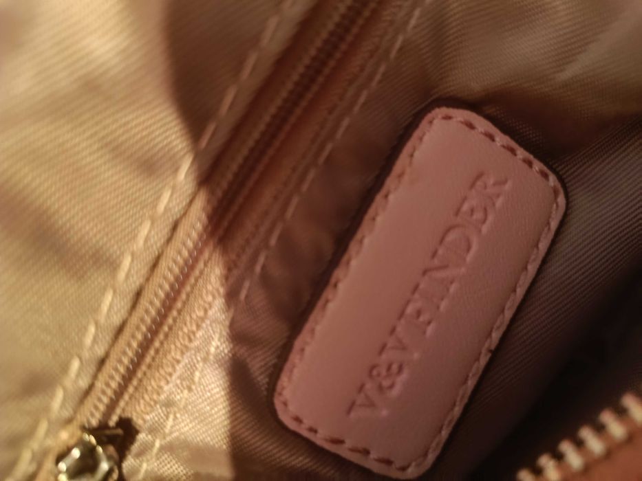 Mala de senhora marca v.v FINDER cor rosa