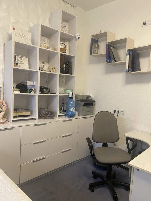 Здається в оренду кабінет з окремим входом