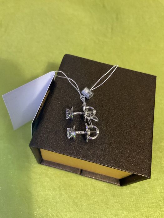 Сережки золотые бриллианты. Кульчики диамант. Серьги золото. Новые.