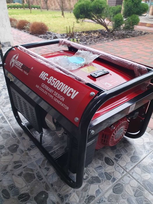 Бензиновий генератор Herzberg HG-8500WCV