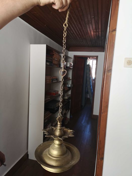 lamparina de igreja em cobre