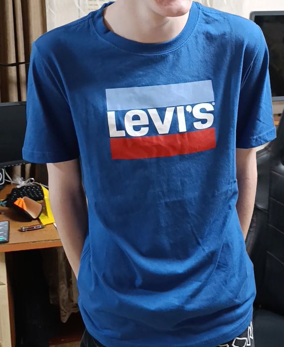 Футболка Levi's 12-13 лет