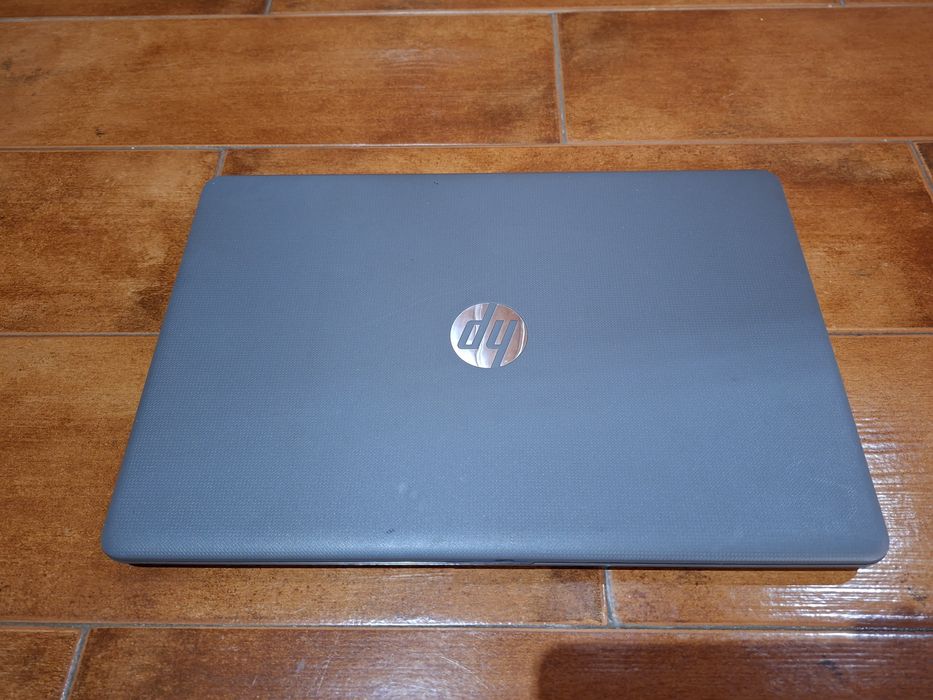 Portátil HP 15-bw intel i5 c/ AMD Radeon